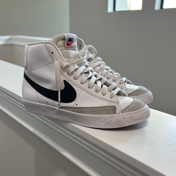 Nike Blazers - Picture 1 of 3
